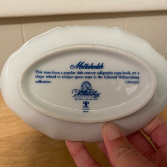 Beautiful porcelain antique style trinket dish - Picture 4 of 5